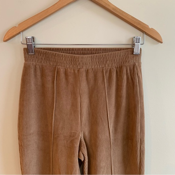 Aerie Groove-On Rib Velour Flare Pant . - Picture 8 of 8